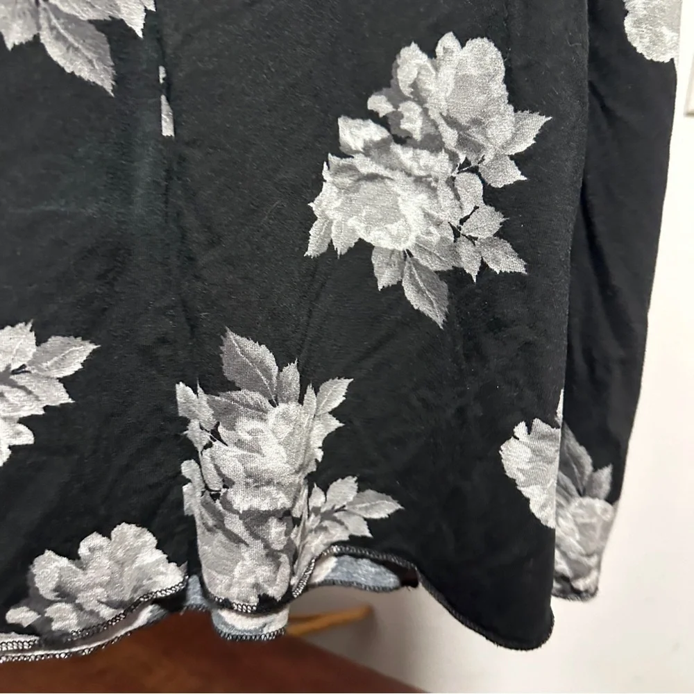 H&M Black White Floral Split Leg Maxi Skirt Women’s Size Medium Whimsigoth Fairy